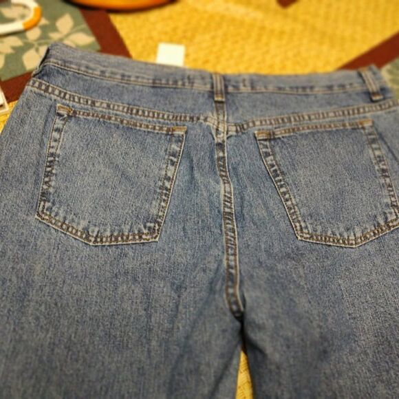 New Faded Glory Classic Straight Leg Jeans Size Women's 16 Petite - Picture 3 of 3